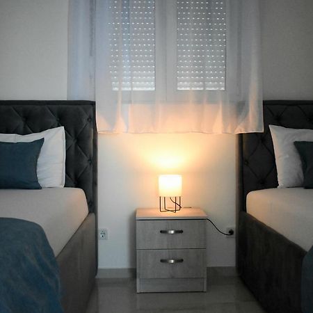 Buskovic Apartment Добра вода Екстериор снимка