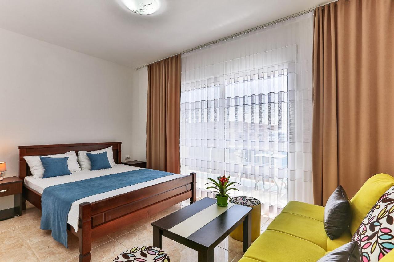 Buskovic Apartment Добра вода Екстериор снимка