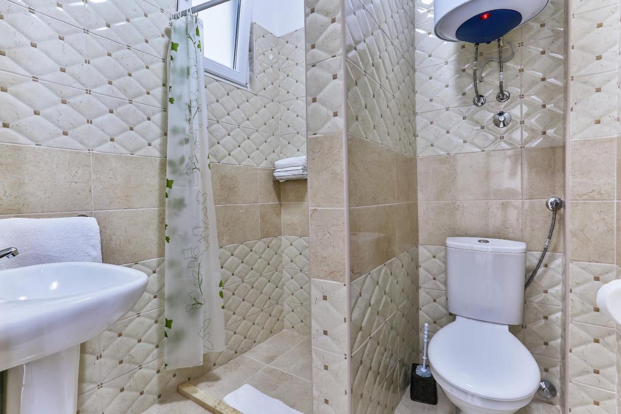 Buskovic Apartment Добра вода Екстериор снимка