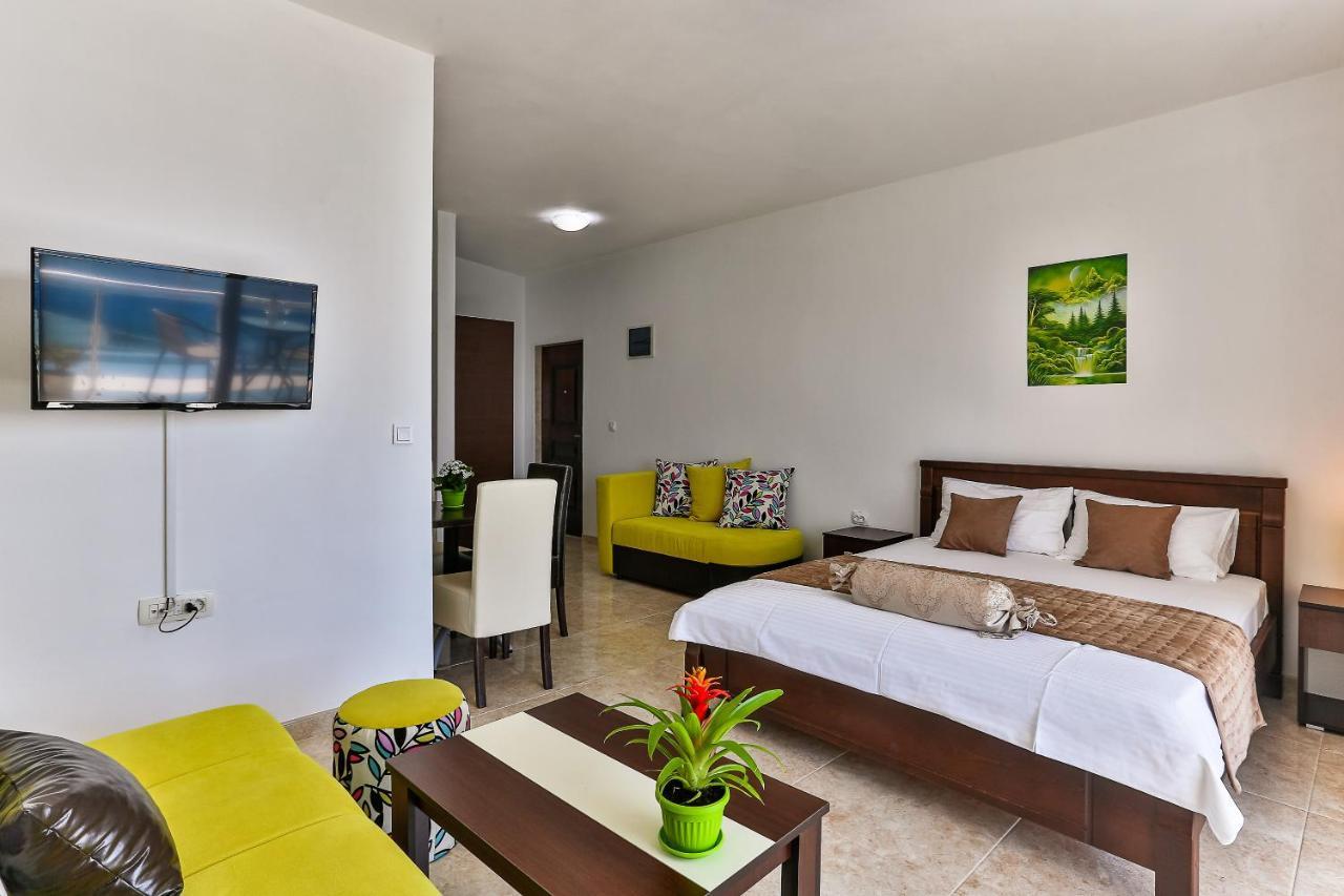 Buskovic Apartment Добра вода Екстериор снимка