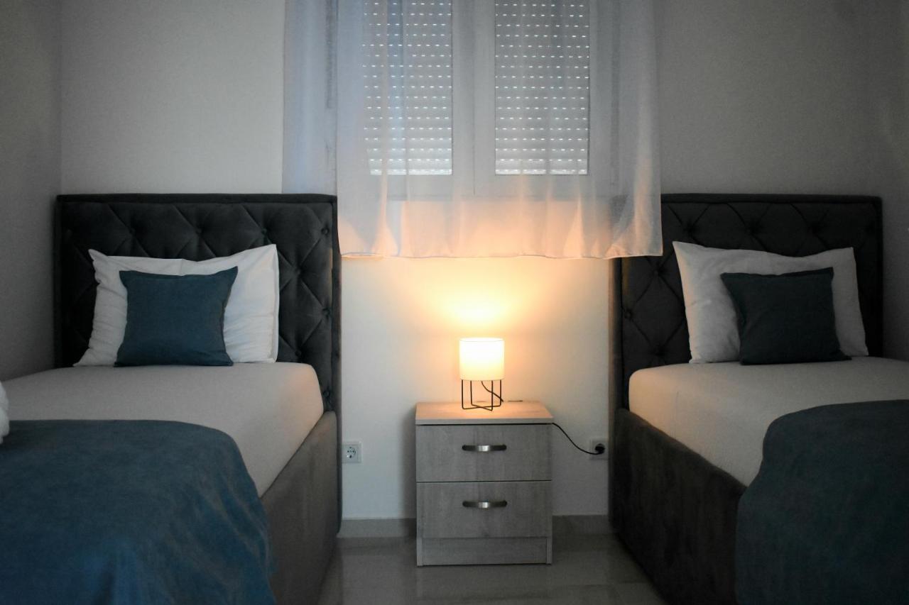 Buskovic Apartment Добра вода Екстериор снимка