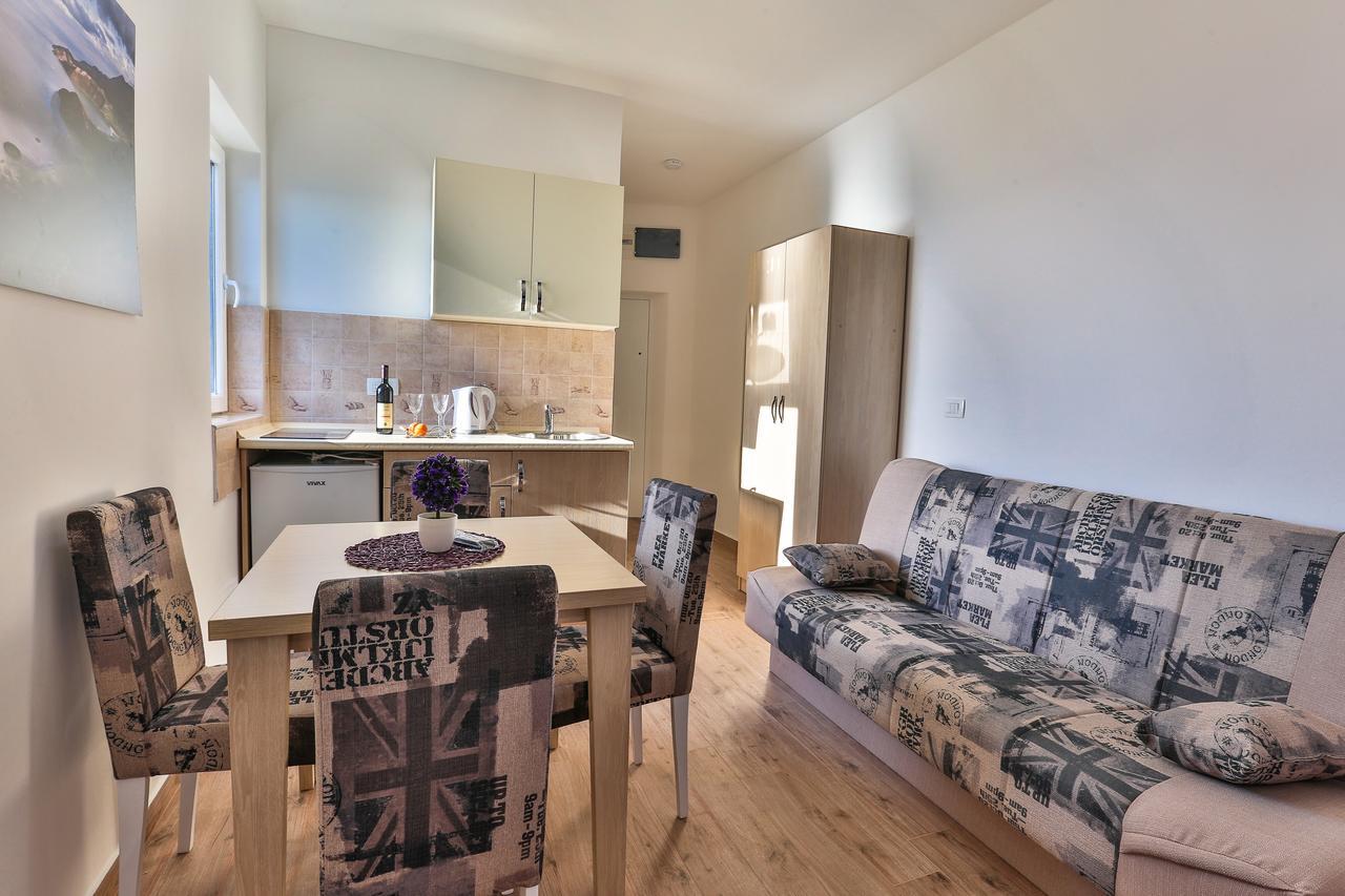 Buskovic Apartment Добра вода Екстериор снимка