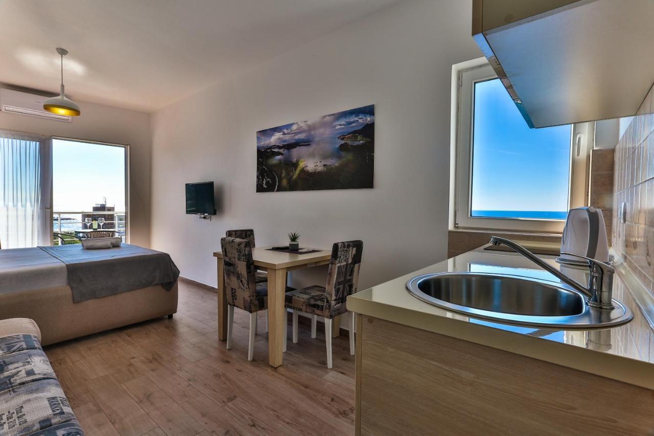 Buskovic Apartment Добра вода Екстериор снимка
